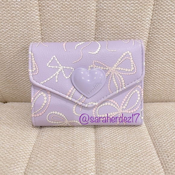 NEW Luv Betsey Betsey Johnson Coquette Light Purple Bow‎ LBCASH Wallet - Picture 1 of 5